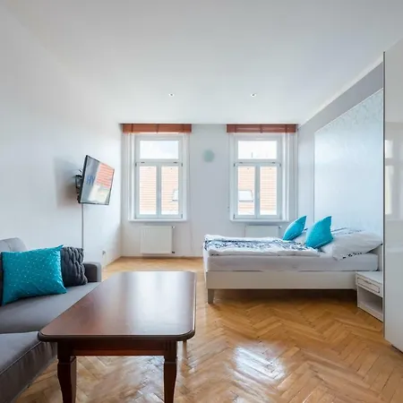 Bright Apartment Few Steps From Centre Prague Exterior photo