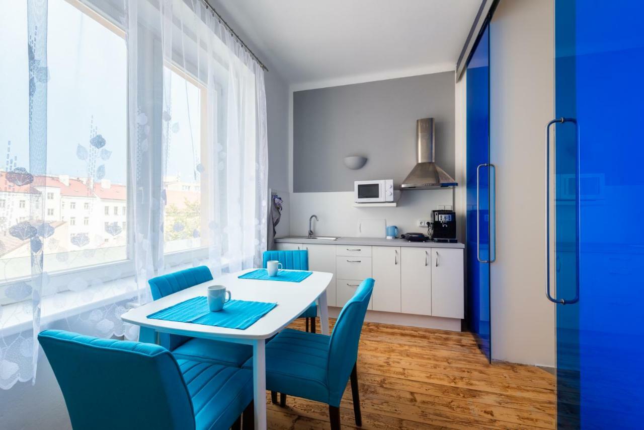 Bright Few Steps From Centre Apartment *